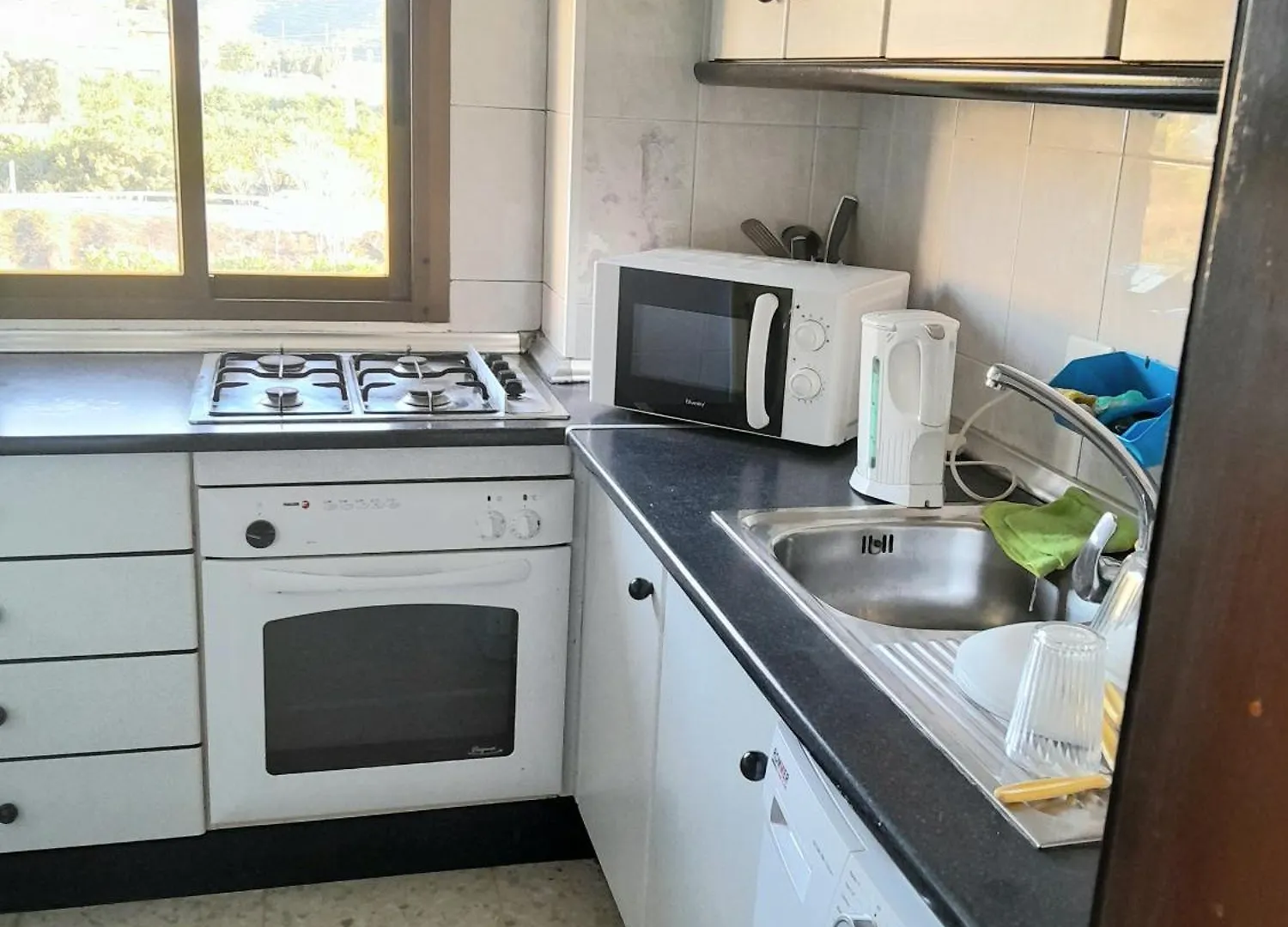 Double Bedroom In Shared Apartment With Balcony And Parking Almunecar