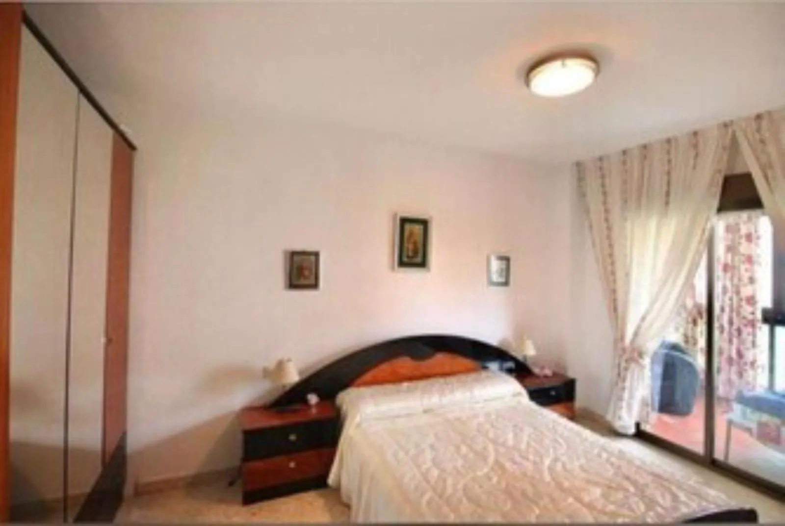 Double Bedroom In Shared Apartment With Balcony And Parking Almunecar Campsite